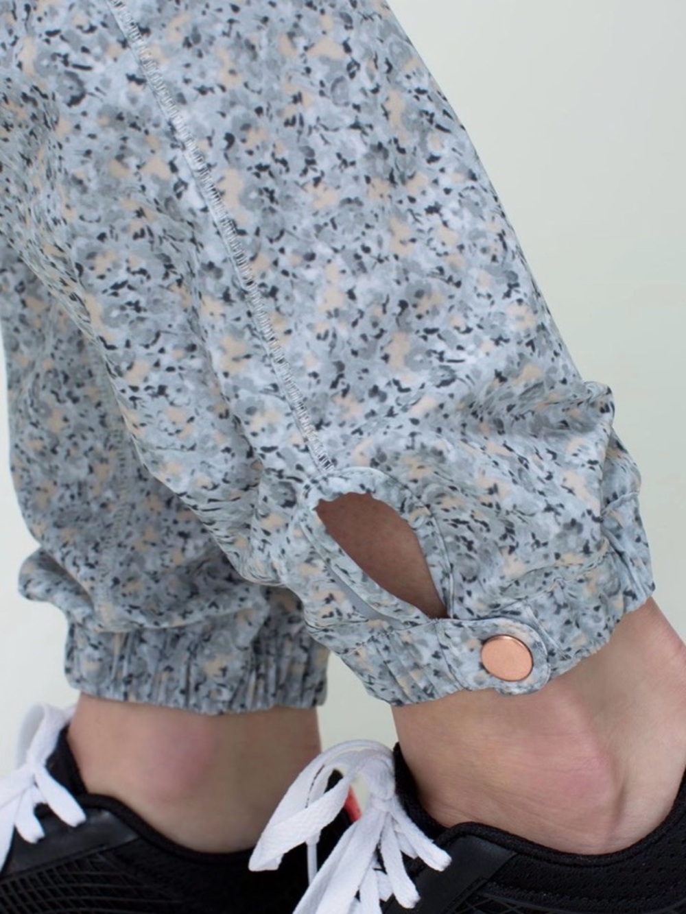 Lululemon Bring Back The Track Pant
Petite Fleur Silver Spoon floral joggers - Picture 3 of 11